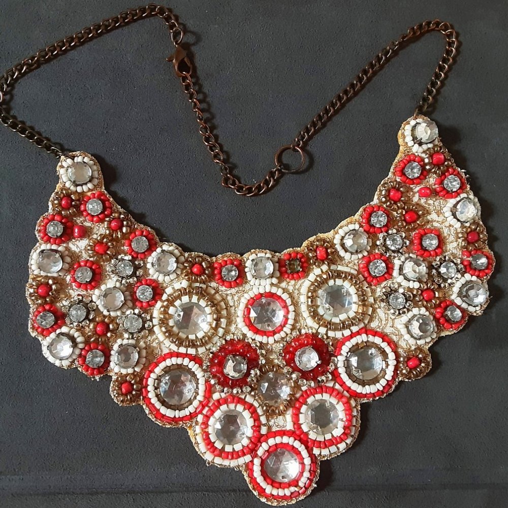 Statement Bib necklace Red/Cream beading